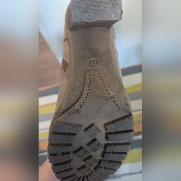 By Guess boots size: 7 - Picture 5 of 5